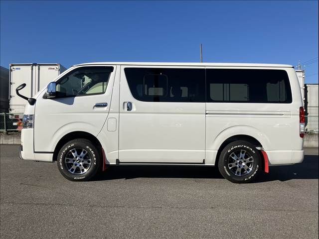 TOYOTA HIACE van 4WD 2023