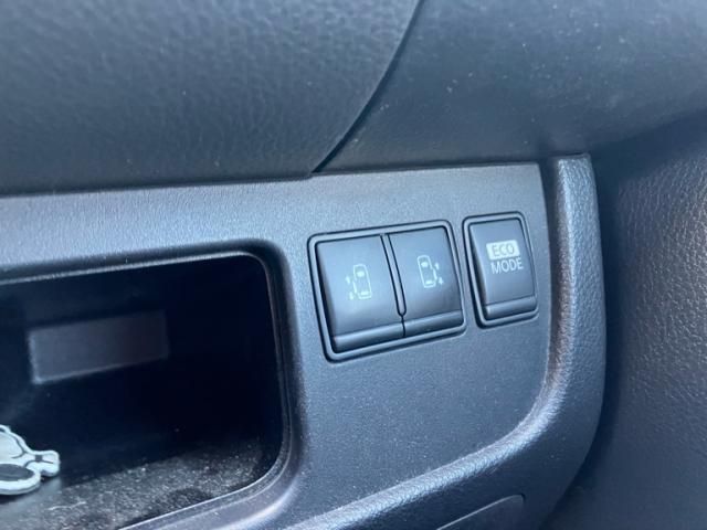 NISSAN SERENA  S-HYBRID 2013