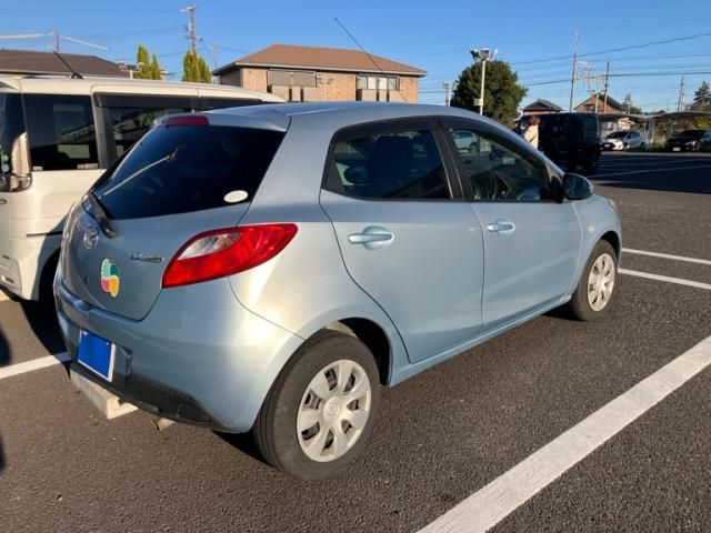 MAZDA DEMIO 2010