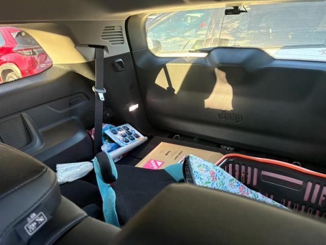 JEEP JEEP COMMANDER 2023