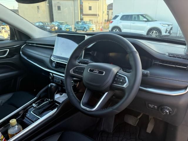 JEEP JEEP COMMANDER 2023