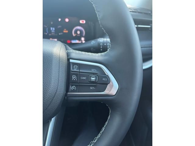 JEEP JEEP COMMANDER 2023