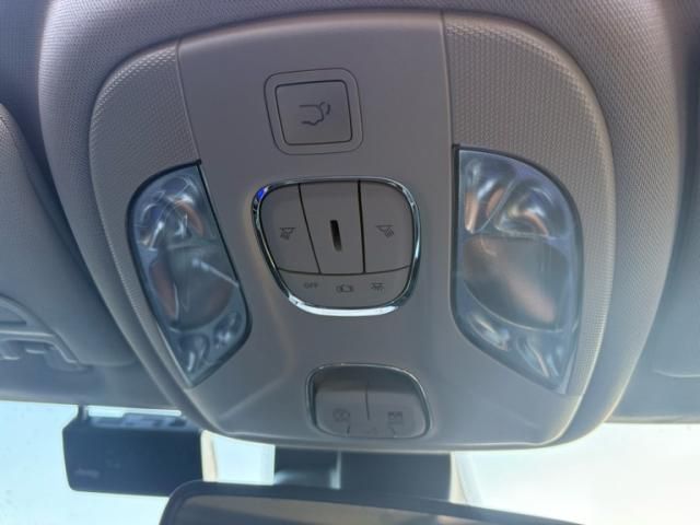 JEEP JEEP COMMANDER 2023