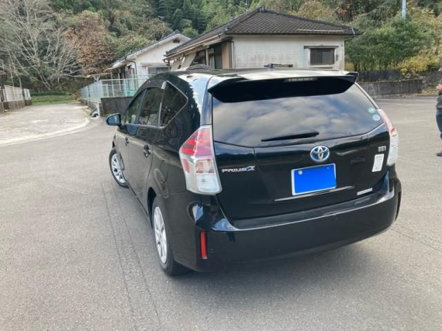 TOYOTA PRIUS Alpha 2016