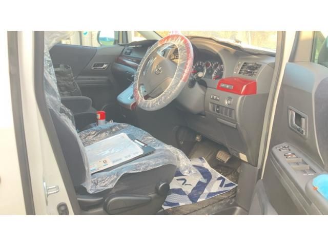 TOYOTA VELLFIRE 2009