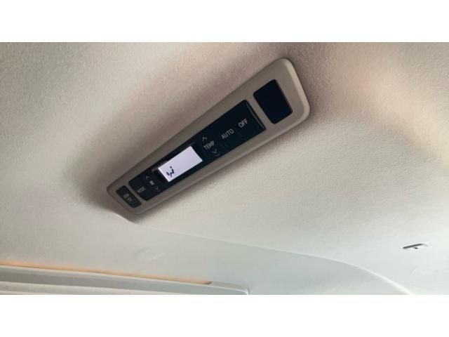 TOYOTA VELLFIRE 2009