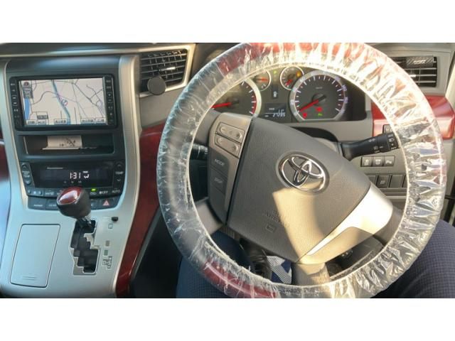 TOYOTA VELLFIRE 2009