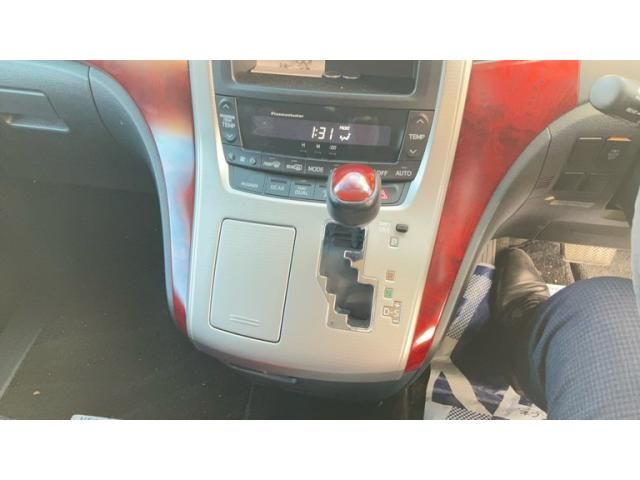 TOYOTA VELLFIRE 2009