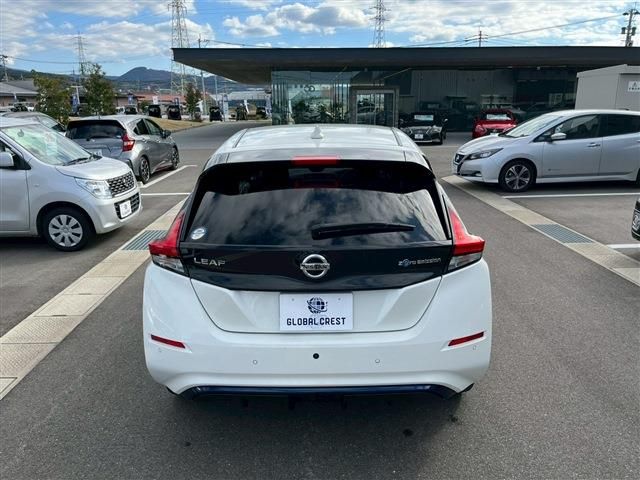 NISSAN LEAF 2021