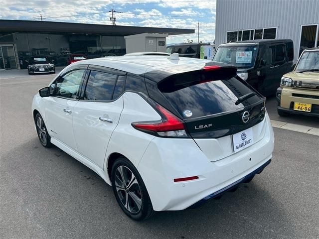 NISSAN LEAF 2021