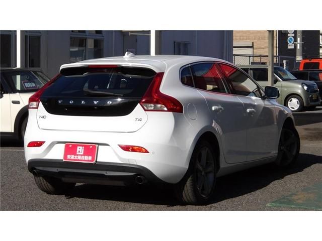 VOLVO VOLVO V40 2013