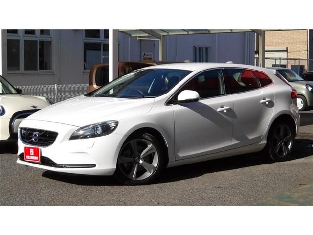 VOLVO VOLVO V40 2013