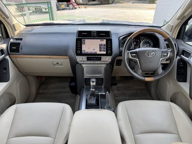 TOYOTA LANDCRUISER PRADO 2023