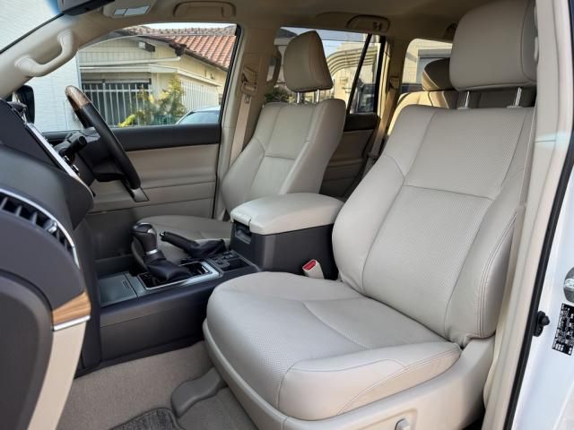 TOYOTA LANDCRUISER PRADO 2023