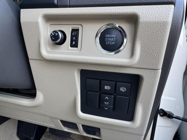 TOYOTA LANDCRUISER PRADO 2023