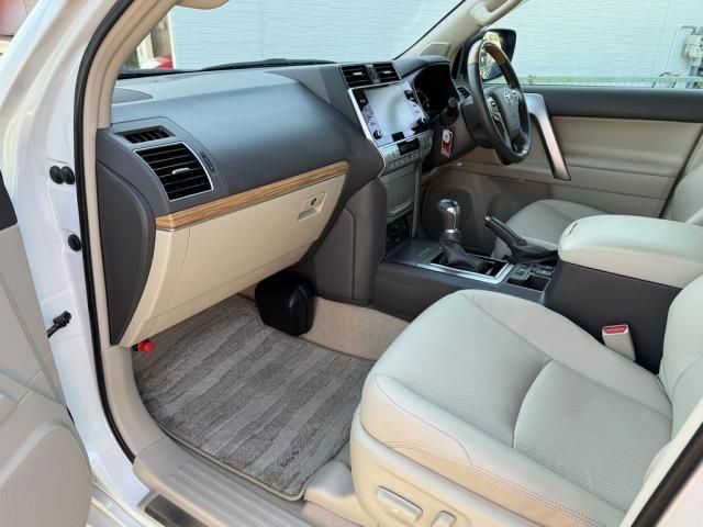 TOYOTA LANDCRUISER PRADO 2023