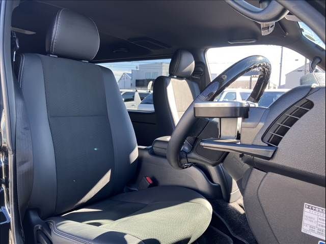 TOYOTA HIACE van 4WD 2023