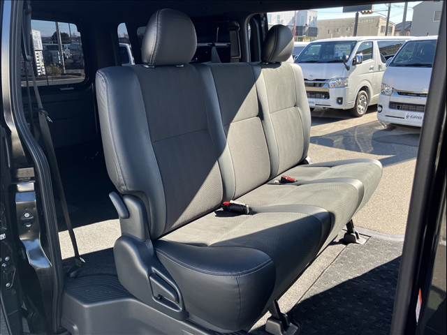 TOYOTA HIACE van 4WD 2023