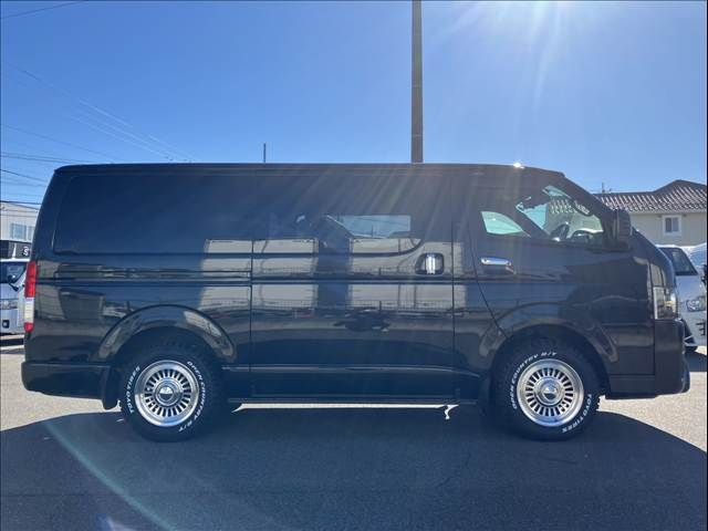 TOYOTA HIACE van 4WD 2023