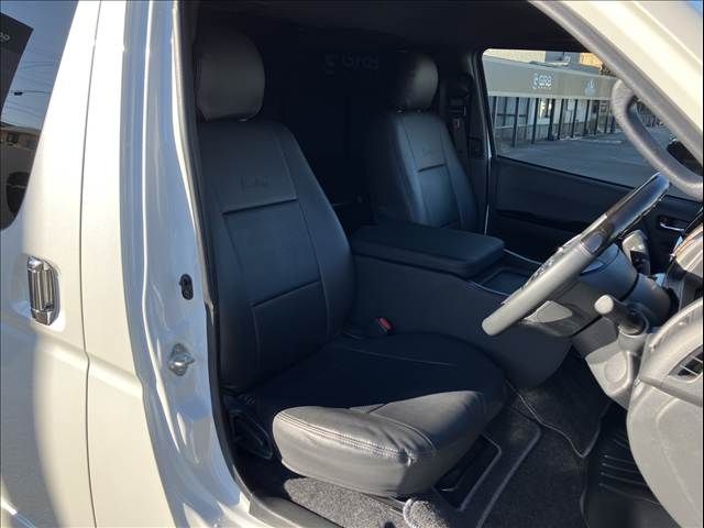 TOYOTA HIACE van 2WD 2022