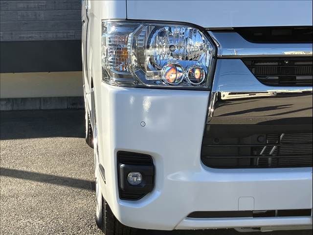 TOYOTA HIACE van 2WD 2022