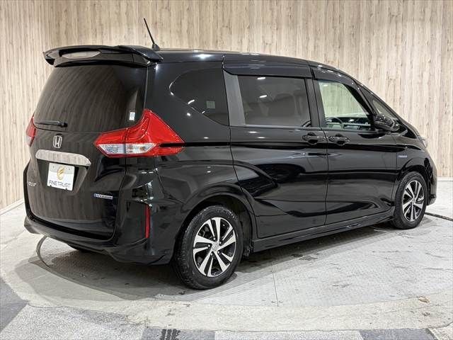 HONDA FREED HYBRID 2016