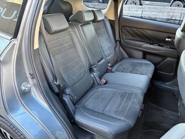 MITSUBISHI OUTLANDER PHEV 2015