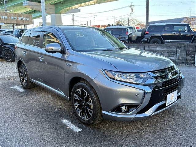 MITSUBISHI OUTLANDER PHEV 2015