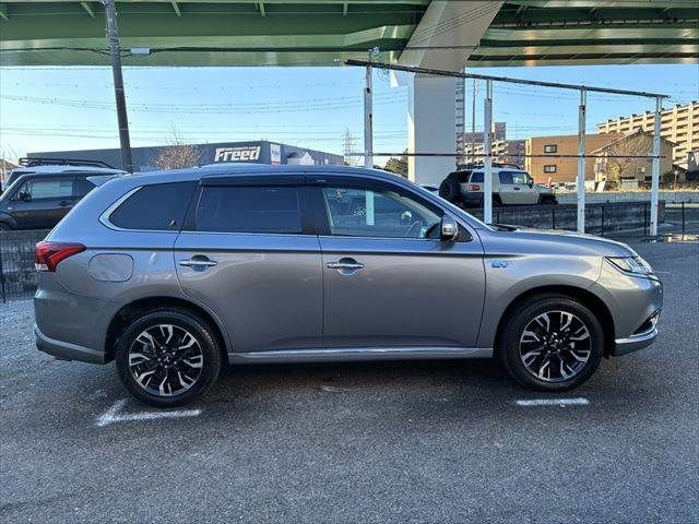 MITSUBISHI OUTLANDER PHEV 2015