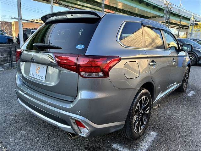 MITSUBISHI OUTLANDER PHEV 2015