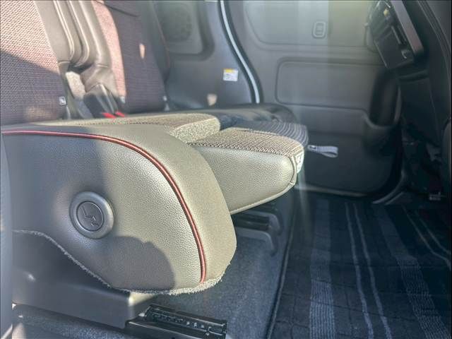 SUZUKI Spacia custom 2025