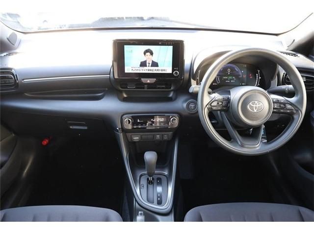 TOYOTA YARIS HYBRID 2024