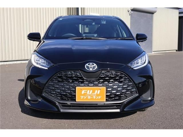 TOYOTA YARIS HYBRID 2024