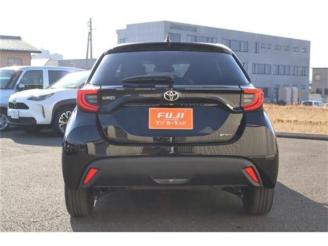 TOYOTA YARIS HYBRID 2024
