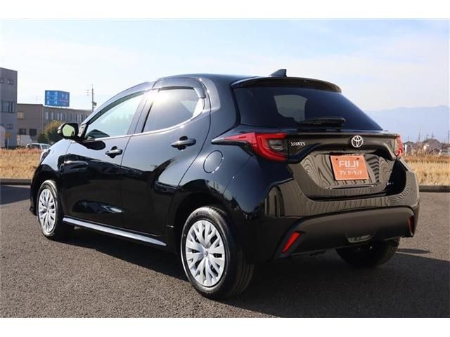 TOYOTA YARIS HYBRID 2024