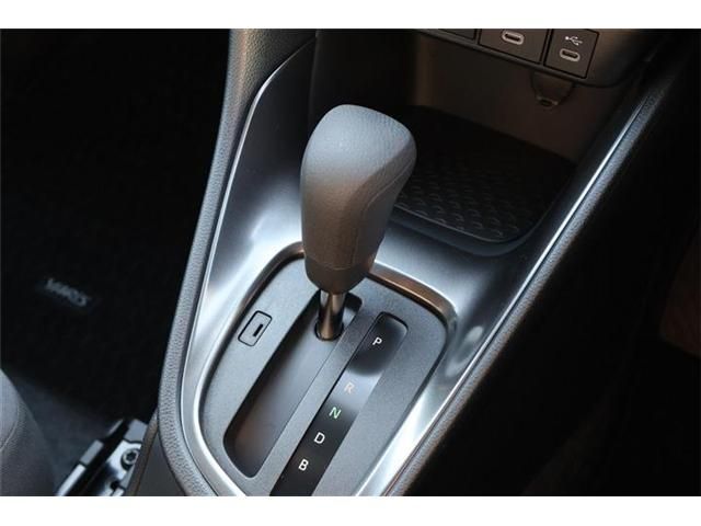 TOYOTA YARIS HYBRID 2024