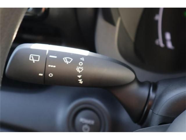 TOYOTA YARIS HYBRID 2024