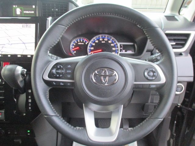 TOYOTA ROOMY 2022