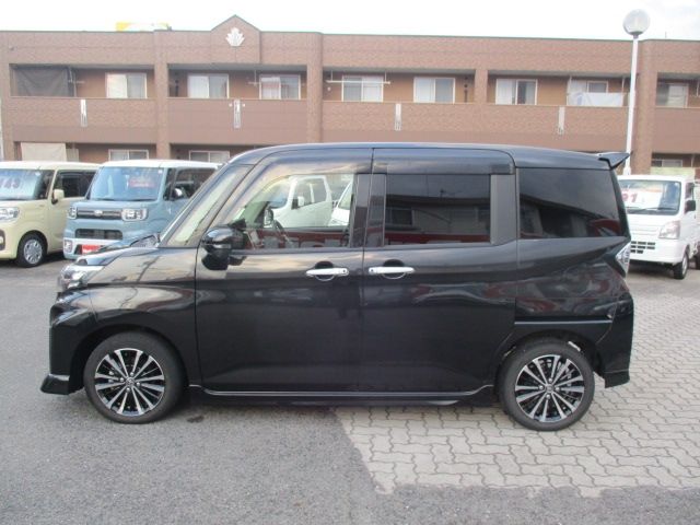 TOYOTA ROOMY 2022