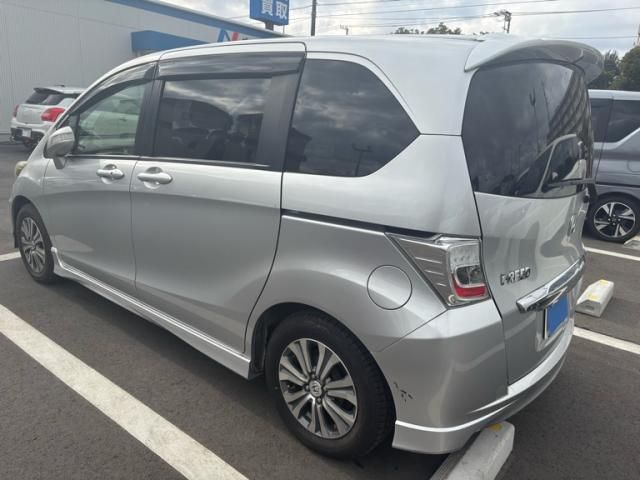 HONDA FREED 2013