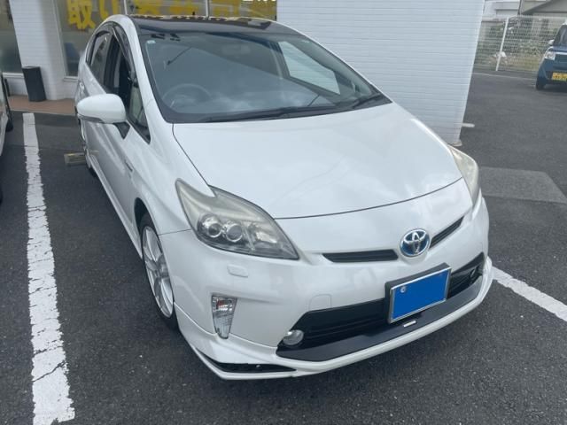 TOYOTA PRIUS 2013