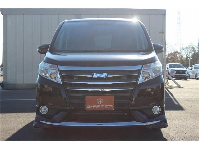 TOYOTA NOAH HYBRID 2014