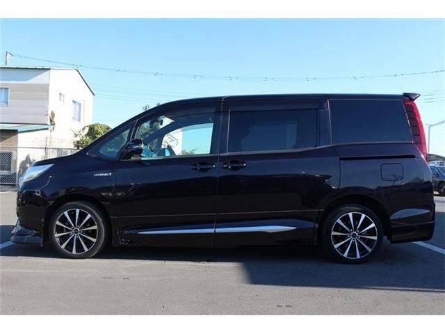 TOYOTA NOAH HYBRID 2014