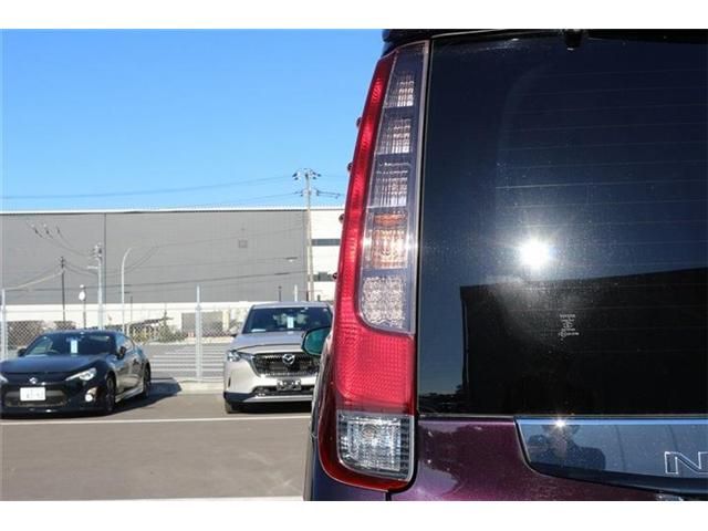 TOYOTA NOAH HYBRID 2014