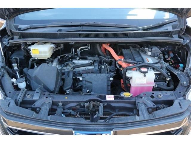 TOYOTA NOAH HYBRID 2014