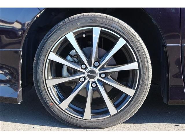 TOYOTA NOAH HYBRID 2014