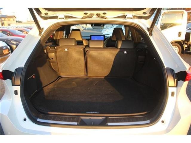 TOYOTA HARRIER PHEV 2023