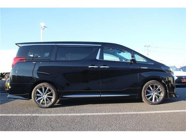 TOYOTA ALPHARD hybrid 4WD 2018