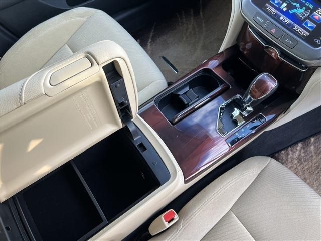 TOYOTA CROWN sedan 2014