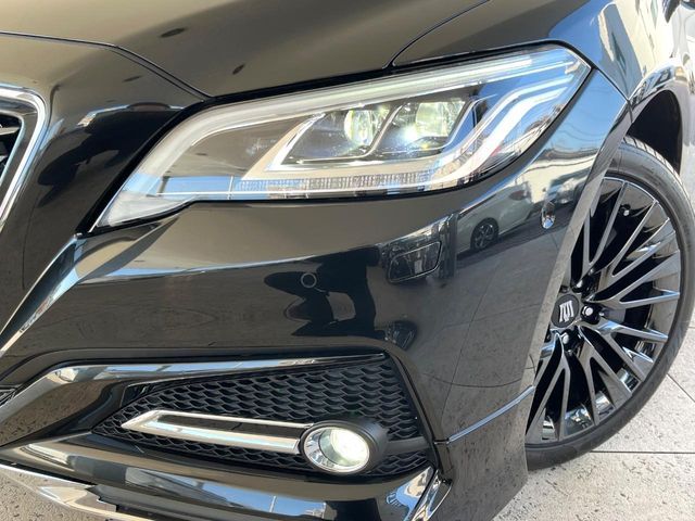 TOYOTA CROWN sedan hybrid 2019